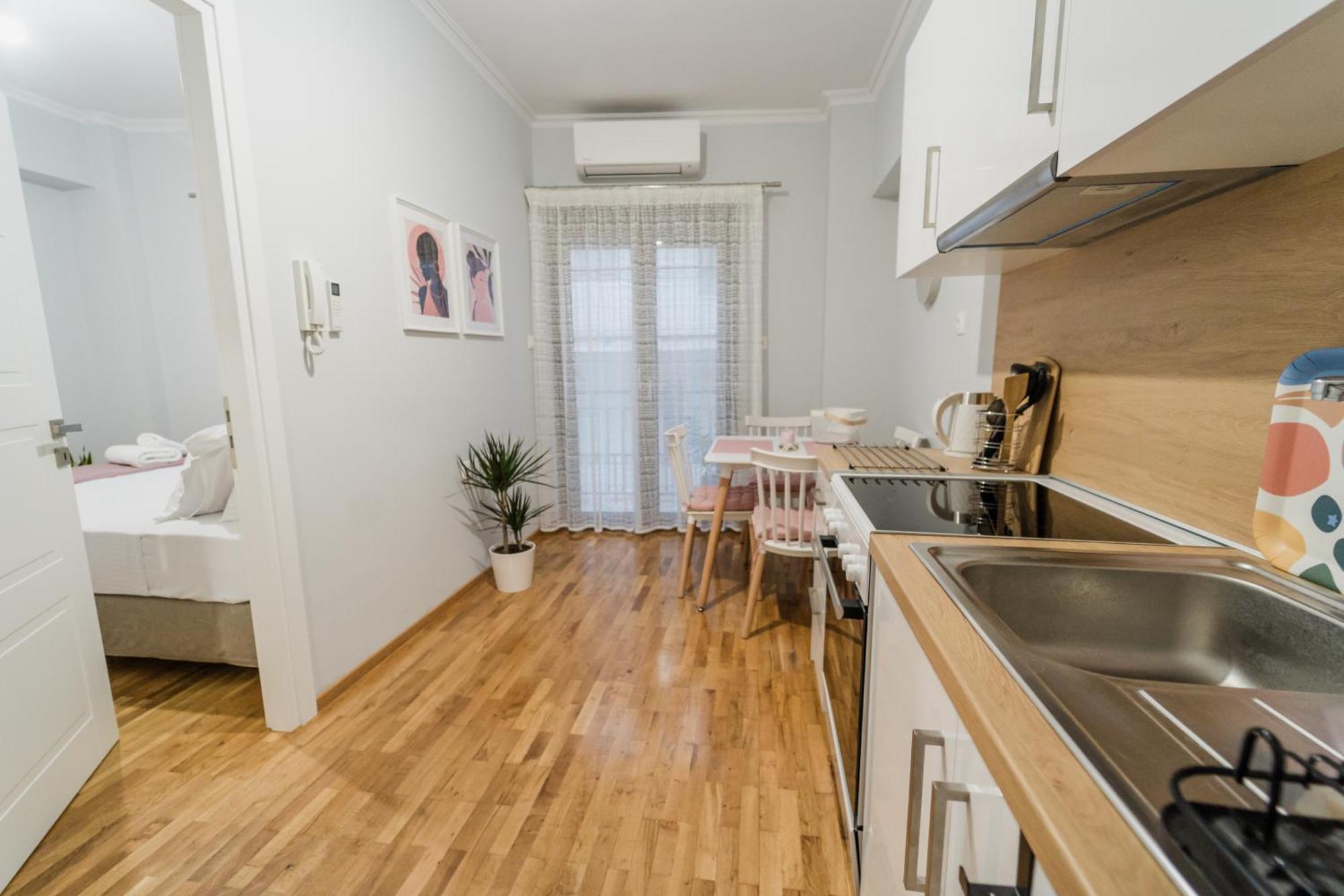 The Little Pigeon - Pink Apartment Ioannina Exterior photo